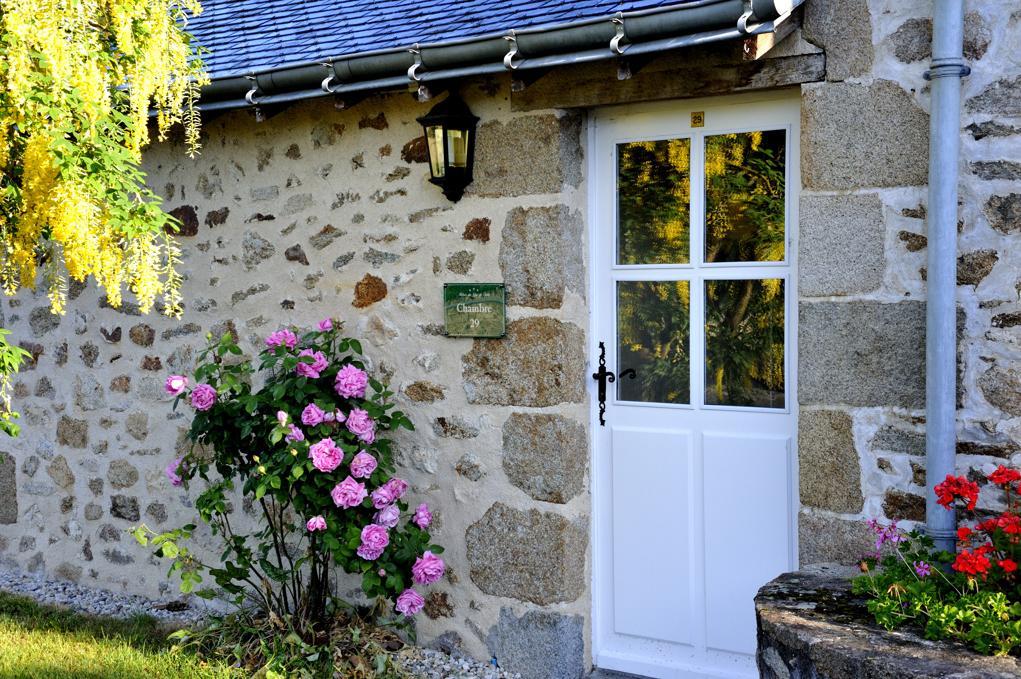 Au Relais Du Gue De Selle Hotel Mezangers Exterior photo